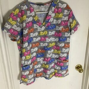 Wear for Care “Cats” scrub top size medium
